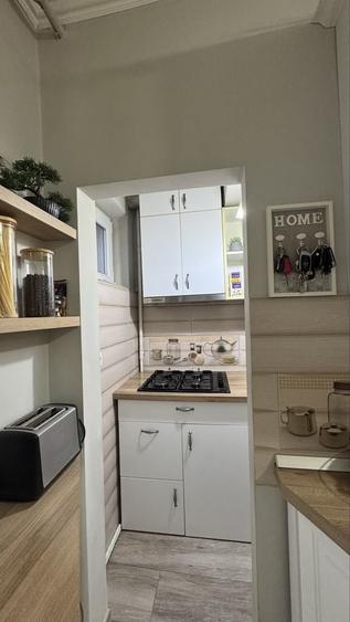 Apartament cu 3 camere semidecomandat în Central