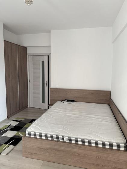 Apartament cu 3 camere decomandat în Craiovei