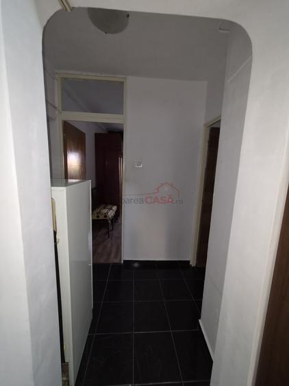 Apartament cu 3 camere decomandat în Teiul Doamnei