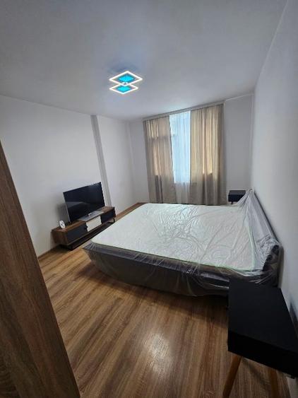 Apartament cu 2 camere decomandat, mobilat în Central