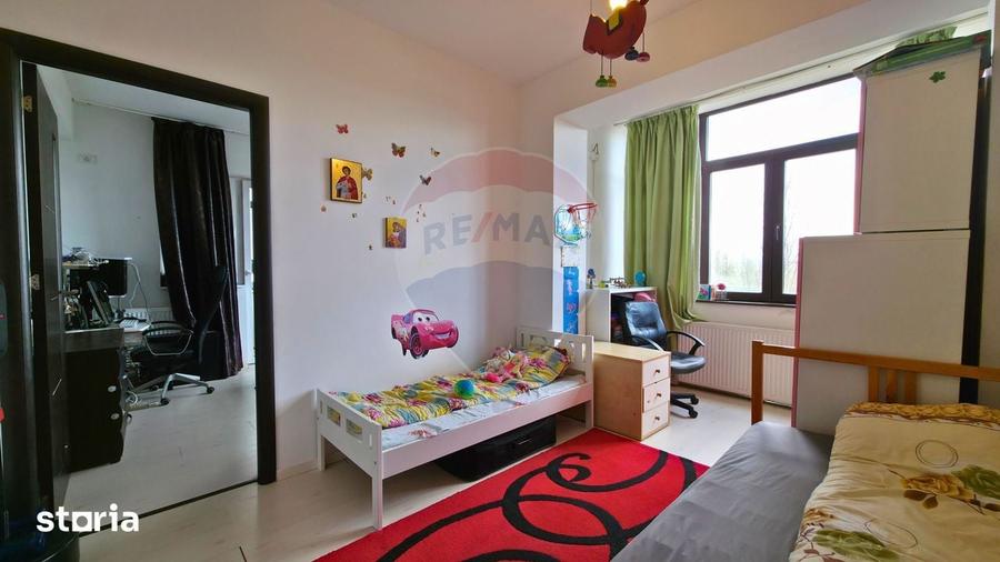 Apartament cu 3 camere semidecomandat în Eminescu
