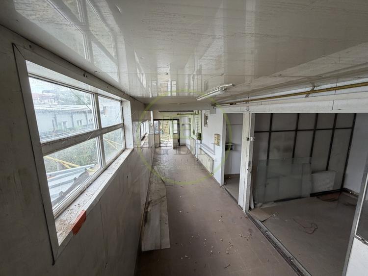 Spațiu comercial, de 307.85000610352 mp, în 1 Mai