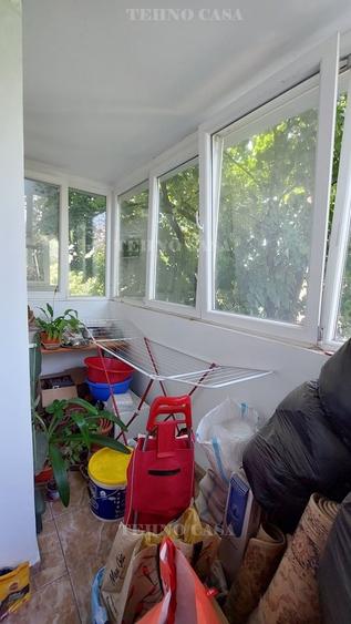 Apartament cu 4 camere semidecomandat în Titan