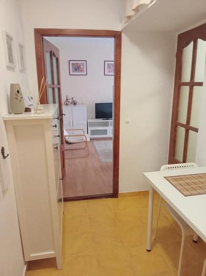 Apartament cu 2 camere semidecomandat în Dacia