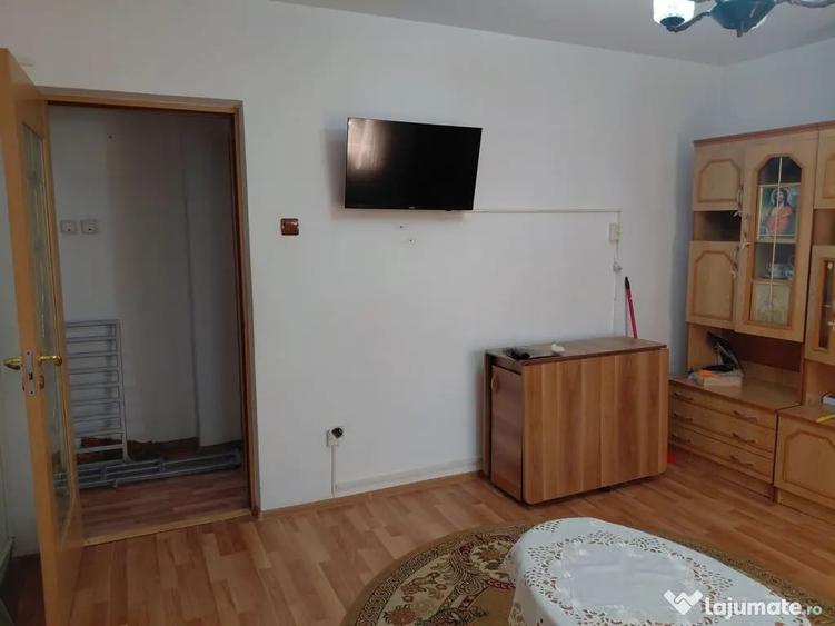 Apartament cu 2 camere decomandat în Micro 19