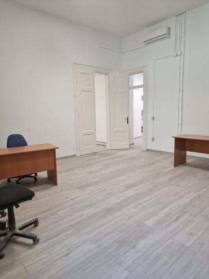 Birou, de 140 mp, în P-ța Unirii