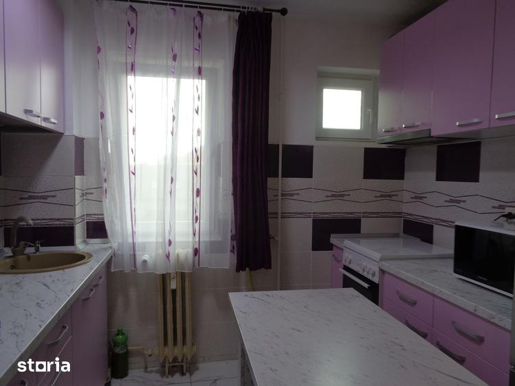 Apartament cu 2 camere decomandat în Podgoria