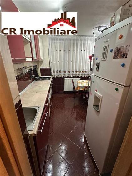 Apartament cu 4 camere decomandat în Titan