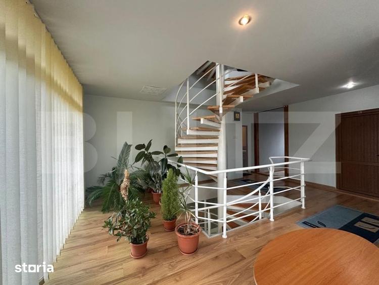 Casă cu 7 camere cu Teren 600 Mp în Moieciu