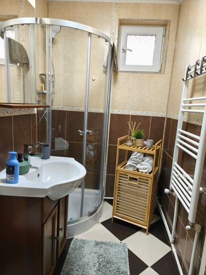 Apartament cu 2 camere decomandat în Exterior Vest