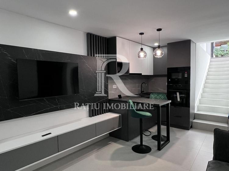 Apartament cu 3 camere semidecomandat, mobilat în Ultracentral