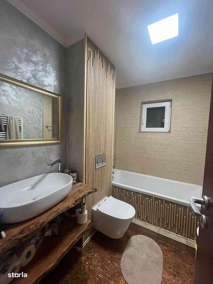 Apartament cu 3 camere, mobilat în Rovine