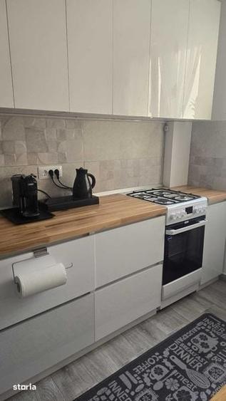 Apartament cu 3 camere semidecomandat în Titan