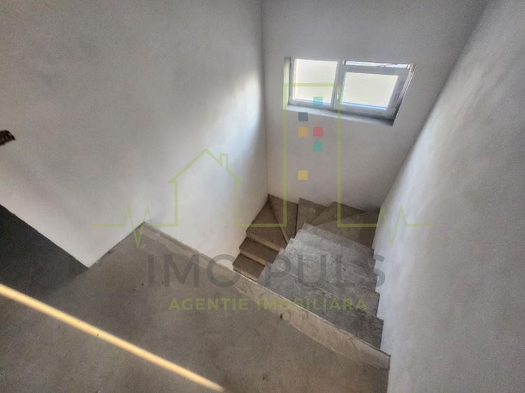 Duplex cu 4 camere cu Canalizare în Moșnița Veche