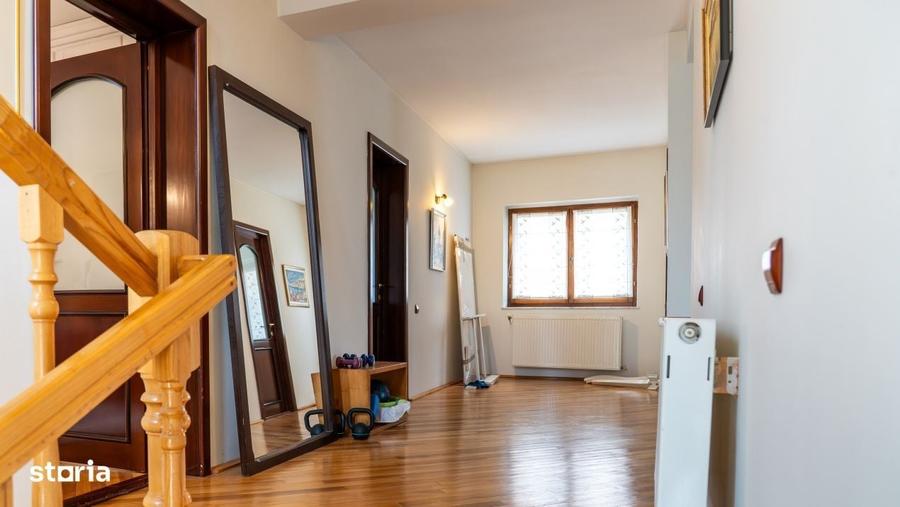 Casă cu 4 camere în Ștefan cel Mare