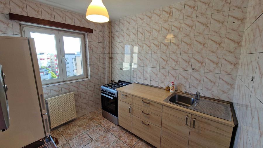 Apartament cu 3 camere decomandat în Brâncoveanu