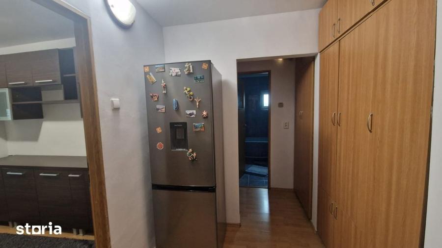 Apartament cu 2 camere decomandat, mobilat în Central