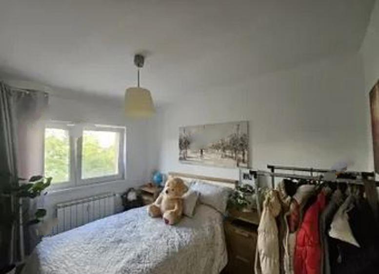 Apartament cu 4 camere decomandat în Colentina