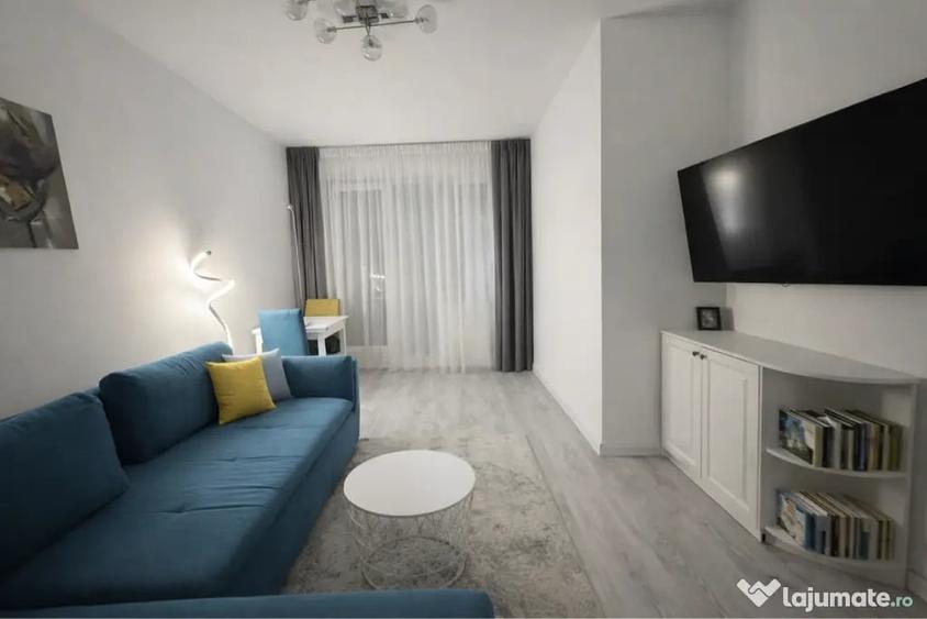 Apartament cu 2 camere decomandat în 1 Decembrie