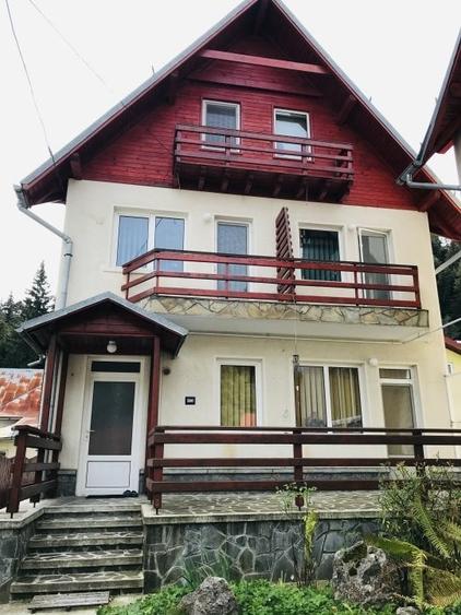 Casă individuală cu 8 camere cu Teren 260 Mp în Ultracentral