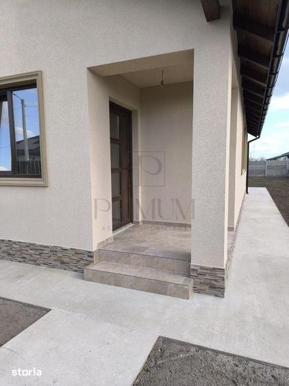 Casă cu 3 camere cu Teren 410 Mp în Sânmihaiu Român