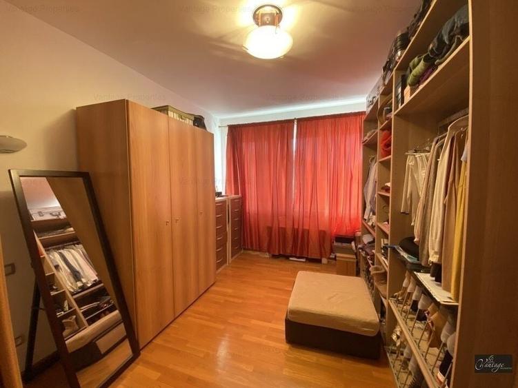 Duplex cu 4 camere cu Piscina în Iancu Nicolae