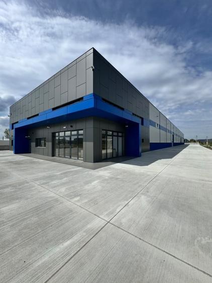 Spațiu industrial, de 2,505.1799316406 mp, în Exterior Vest