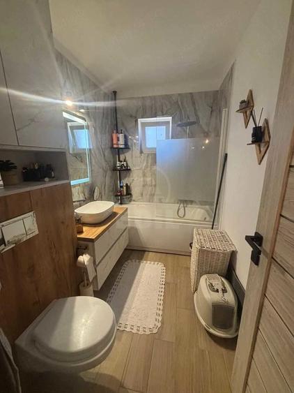 Apartament cu 2 camere decomandat în Florești