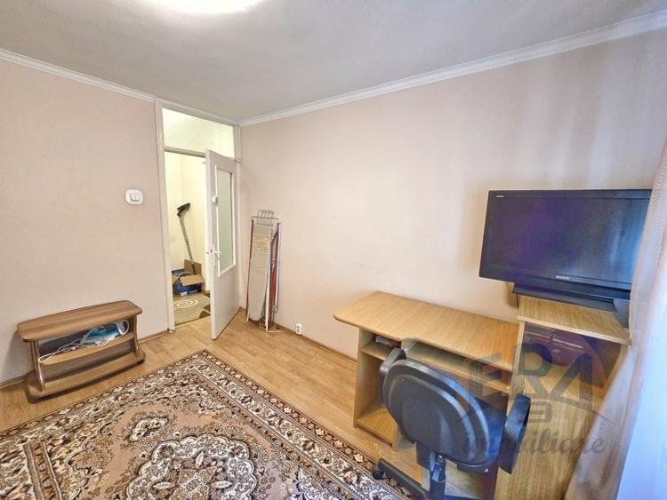 Apartament cu 3 camere decomandat, mobilat în Nufărul