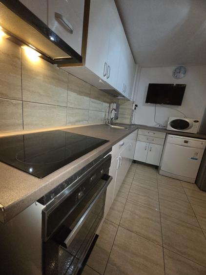 Apartament cu 3 camere decomandat în Micro 5