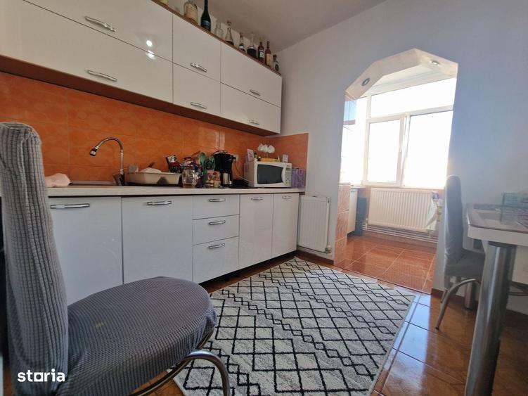 Apartament cu 3 camere decomandat în Inel II