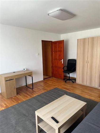Apartament cu 3 camere decomandat, mobilat în 13 Septembrie