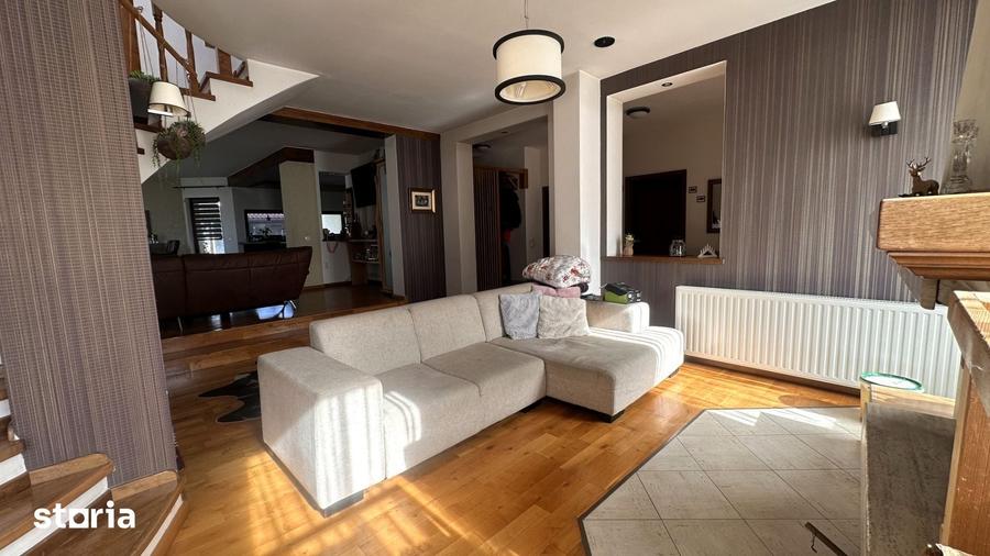 Casă cu 5 camere cu Teren 950 Mp în Șelimbăr