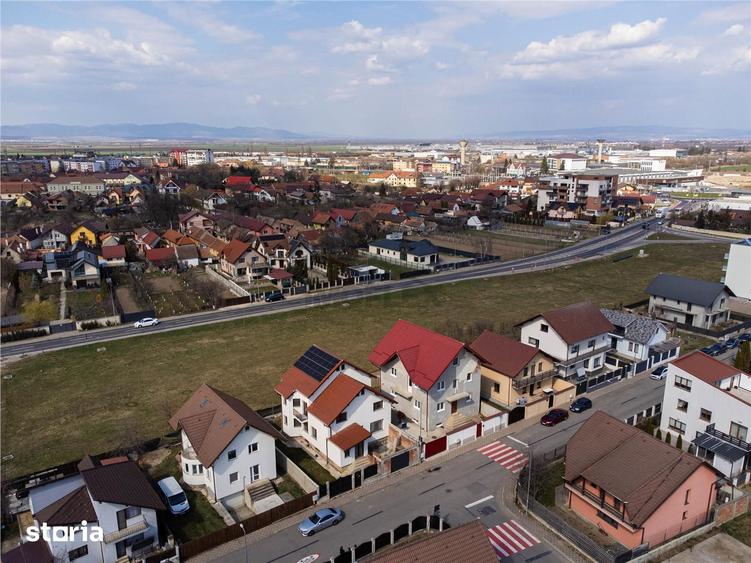 Casă cu 5 camere cu Teren 319 Mp în Central