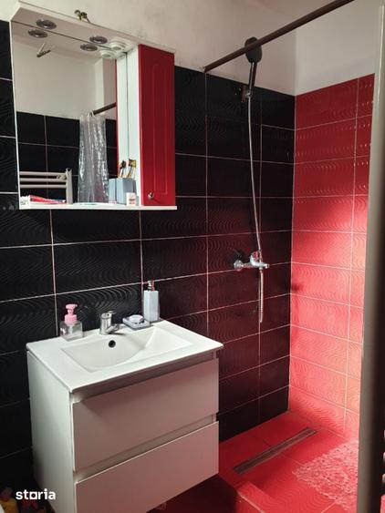 Apartament cu 2 camere decomandat în Rediu