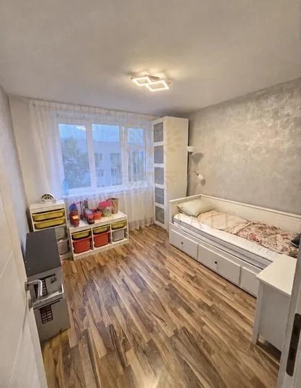 Apartament cu 3 camere decomandat în Ozana