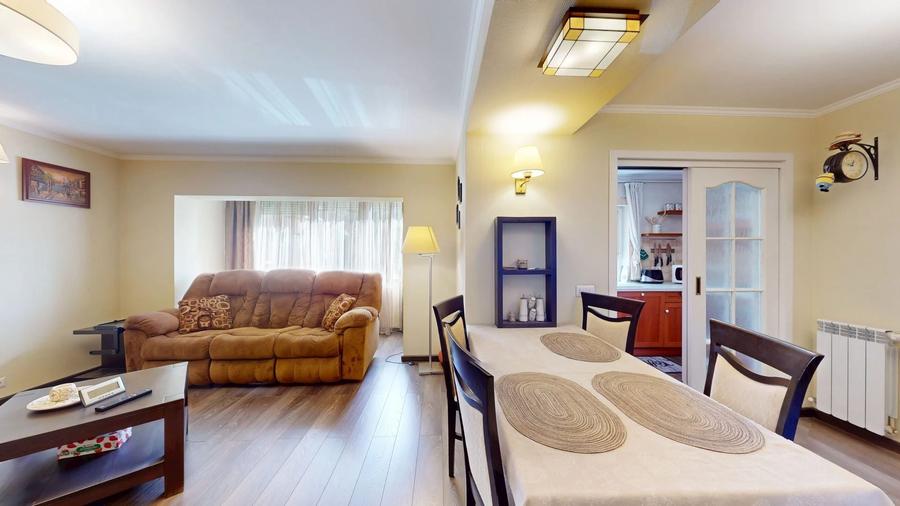 Apartament cu 3 camere decomandat, mobilat în Scriitorilor