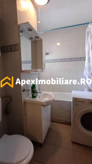 Apartament cu 3 camere decomandat, mobilat în Lacul Tei