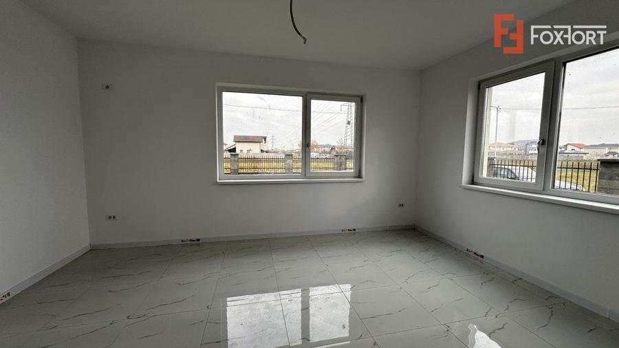 Duplex cu 4 camere cu Canalizare în Giroc