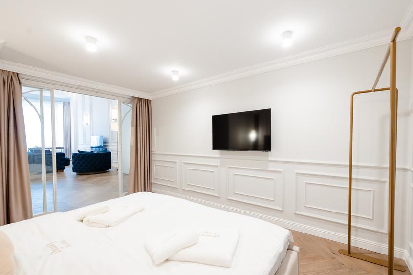 Apartament cu 3 camere, mobilat în Ultracentral
