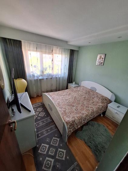 Apartament cu 3 camere decomandat în Ostroveni
