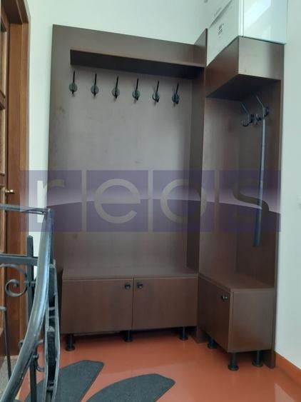 Apartament cu 3 camere decomandat, mobilat în Polonă