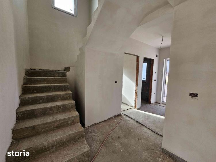 Casă cu 4 camere cu Teren 360 Mp în Sânmartin