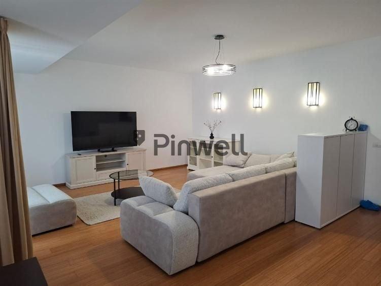 Apartament cu 4 camere decomandat, mobilat în Central