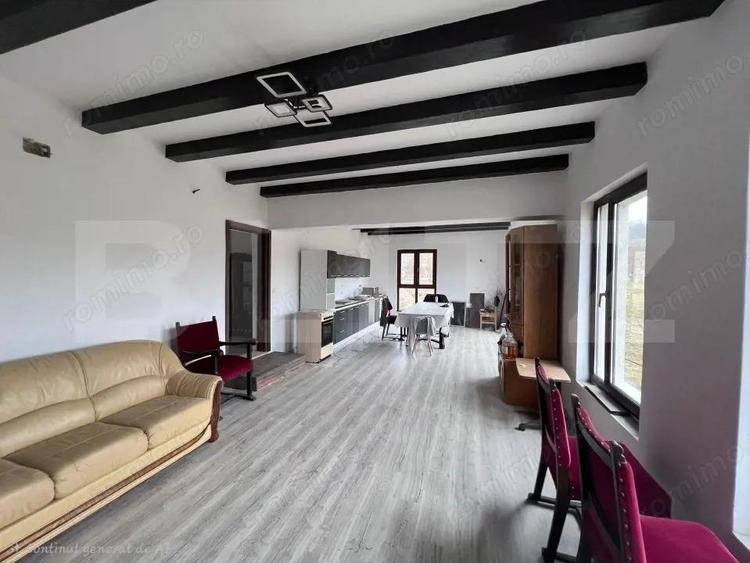 Casă cu 12 camere cu Teren 3730 Mp în Stremț