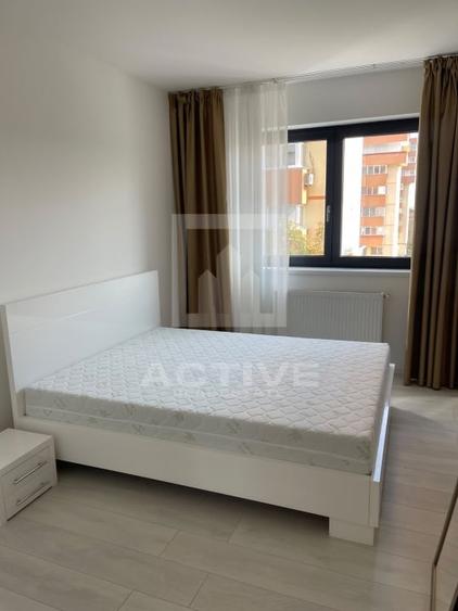 Apartament cu 3 camere semidecomandat, mobilat în Zorilor