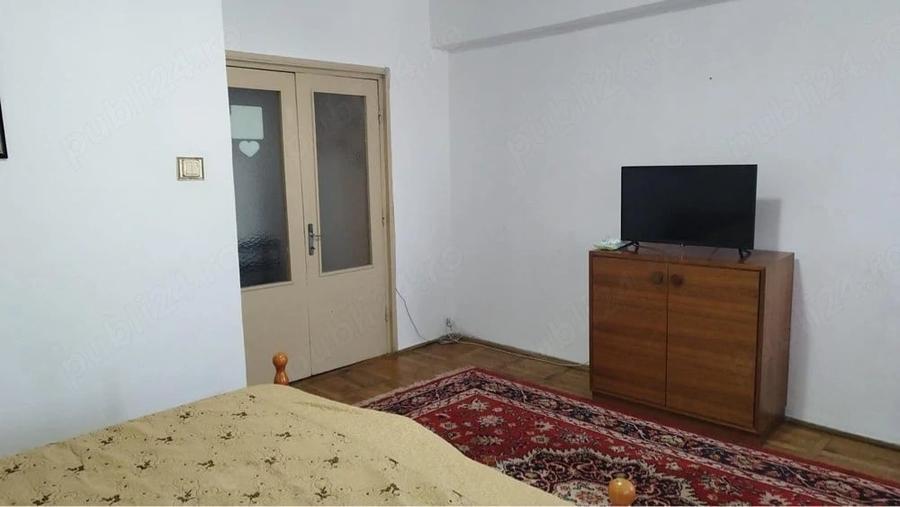 Garsonieră decomandată în Calea București