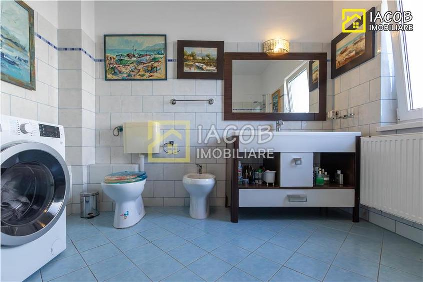 Apartament cu 4 camere decomandat, mobilat în 9 Mai