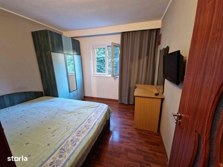 Apartament cu 3 camere decomandat în Exterior Vest