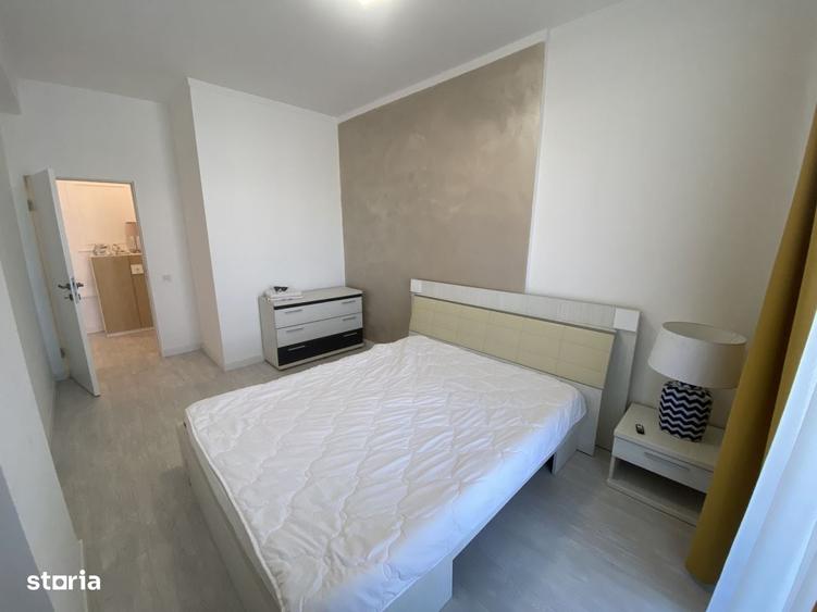 Apartament cu 3 camere semidecomandat în Ciupercenii Noi